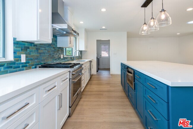 Building Photo - 13307 Westcove Dr