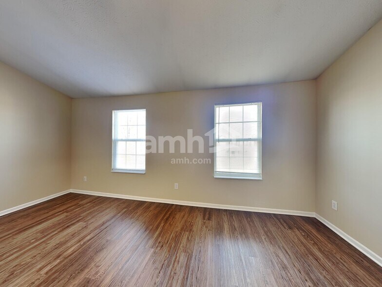 Building Photo - 11141 Hylas Dr