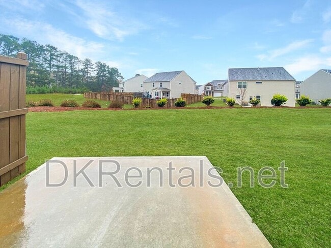 Building Photo - 2650 Quarterdeck Dr