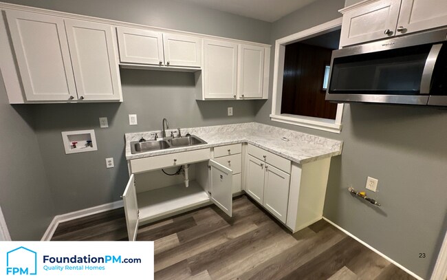 Building Photo - 3767 Philsdale Ave