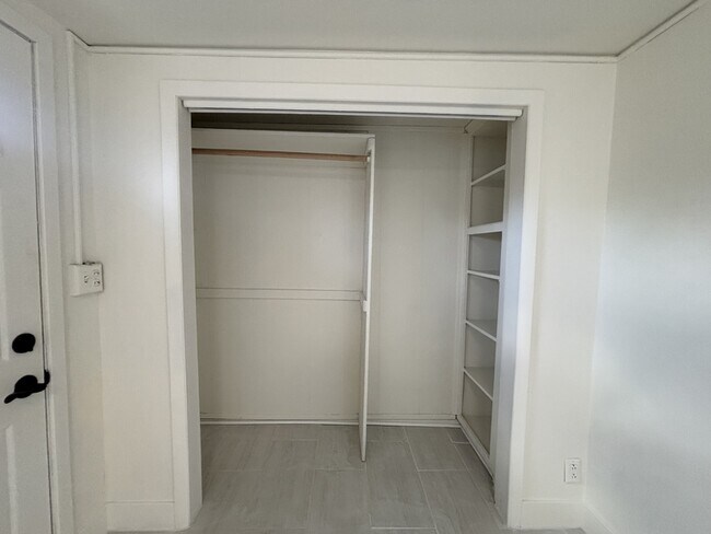 Building Photo - 1395 S 900 E