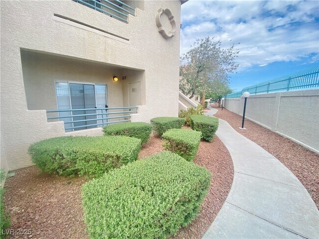 Building Photo - 5415 W Harmon Ave