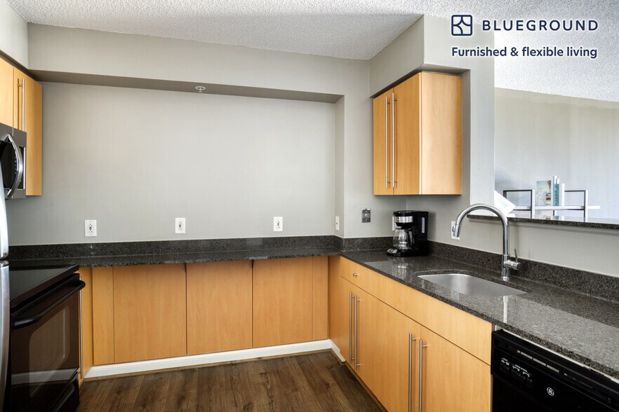 Building Photo - 4835 Cordell Ave