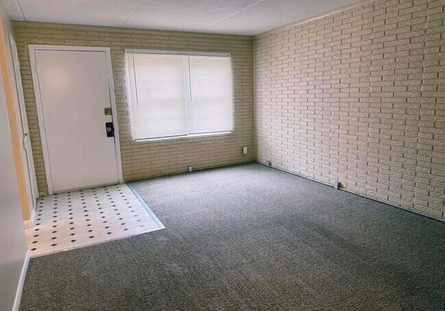 Interior Photo - Goldenbelt, JC