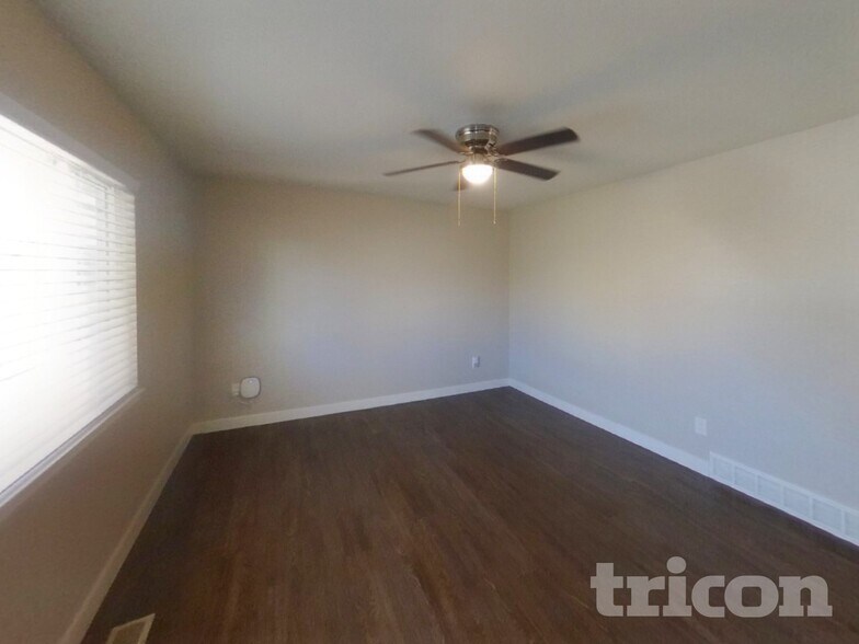 Building Photo - 258 Vehr Dr