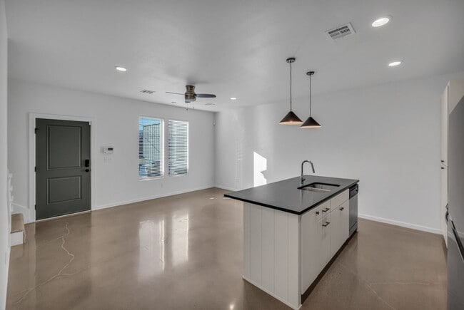 Building Photo - P.57 Kode Properties, LLC 1236-1238