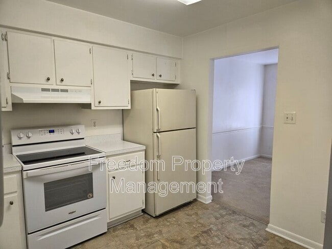 Building Photo - 10629 Provincial Dr