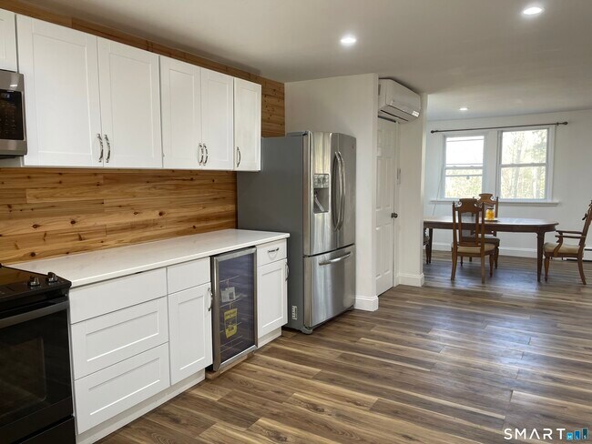 Building Photo - 37 Long Meadow Rd