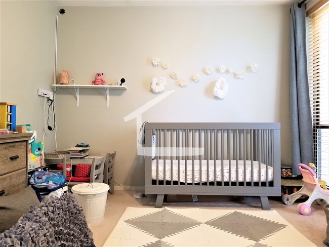 Building Photo - HOT ALLSTON LISTING!!!!