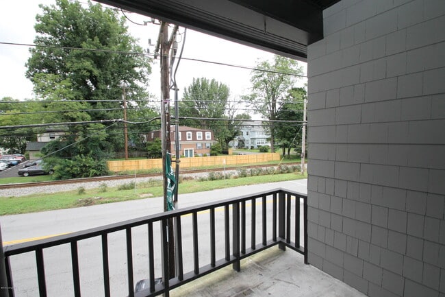 Building Photo - 2914 Frankfort Ave