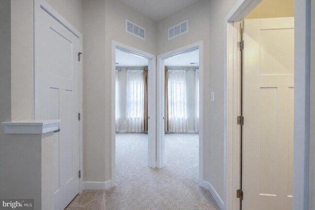 Building Photo - 8032 Spring Arbor Dr