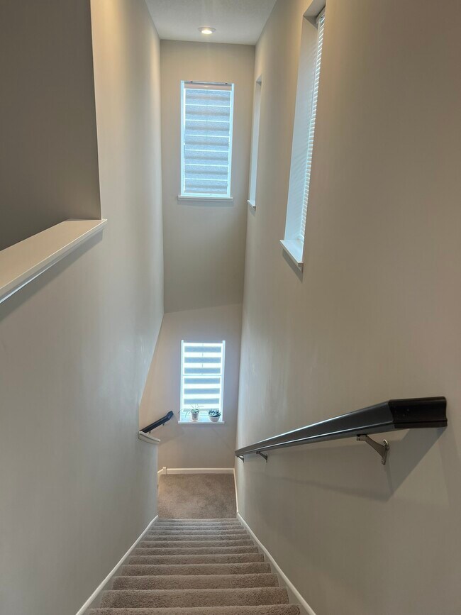 Building Photo - 1515 100th Ave NW