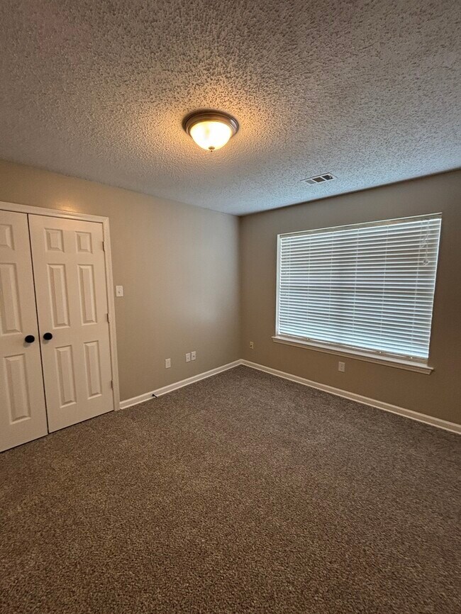 Building Photo - 39 Bud Grimes Dr