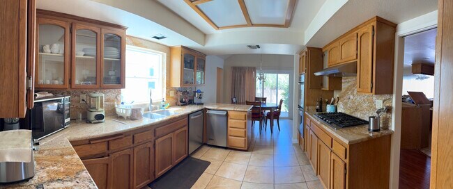 Building Photo - 948 Ettin Ave