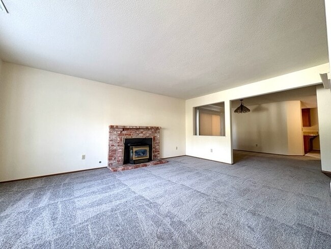 Building Photo - Beautiful Well Kept 3 bedroom for Rent - Folsom