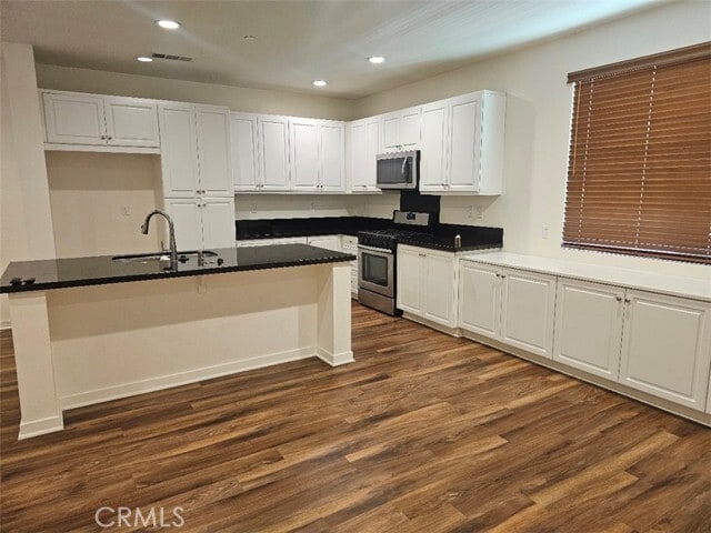 Building Photo - 371 N Bellarose Way