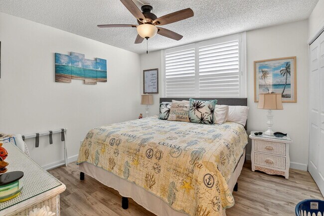 Building Photo - 14527 Bonaire Blvd