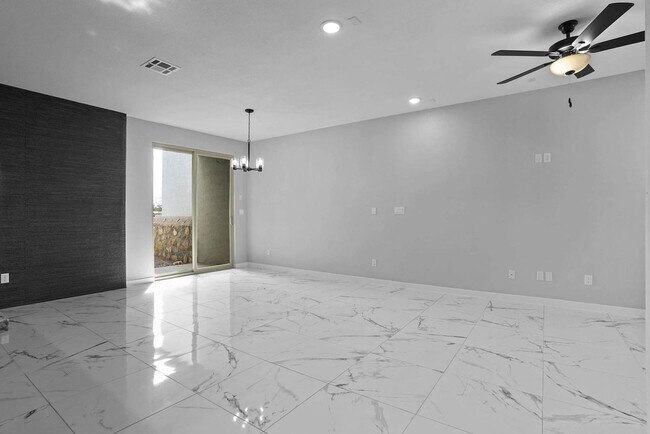 Building Photo - 11498 Summer Dr