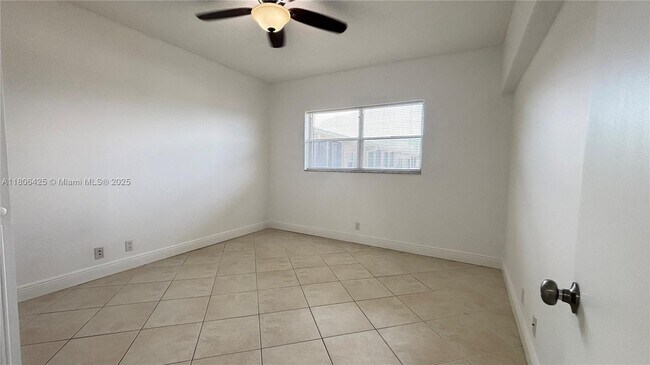 Building Photo - 4117 Bougainvilla Dr