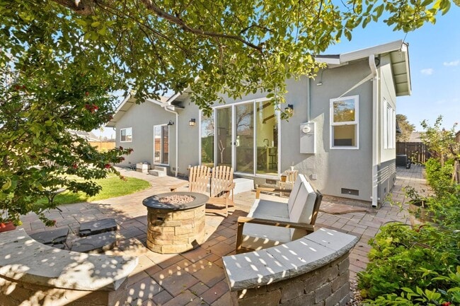 Building Photo - 5825 Laguna Seca Way