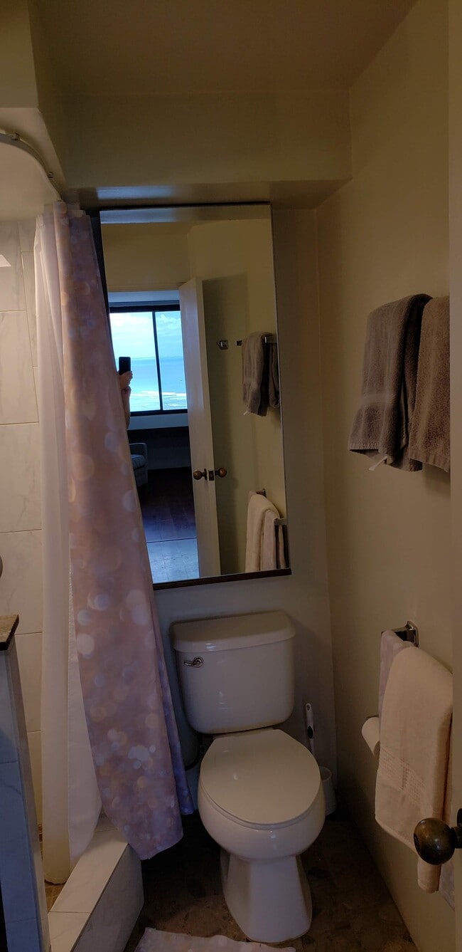 Building Photo - 1700 Ala Moana Blvd