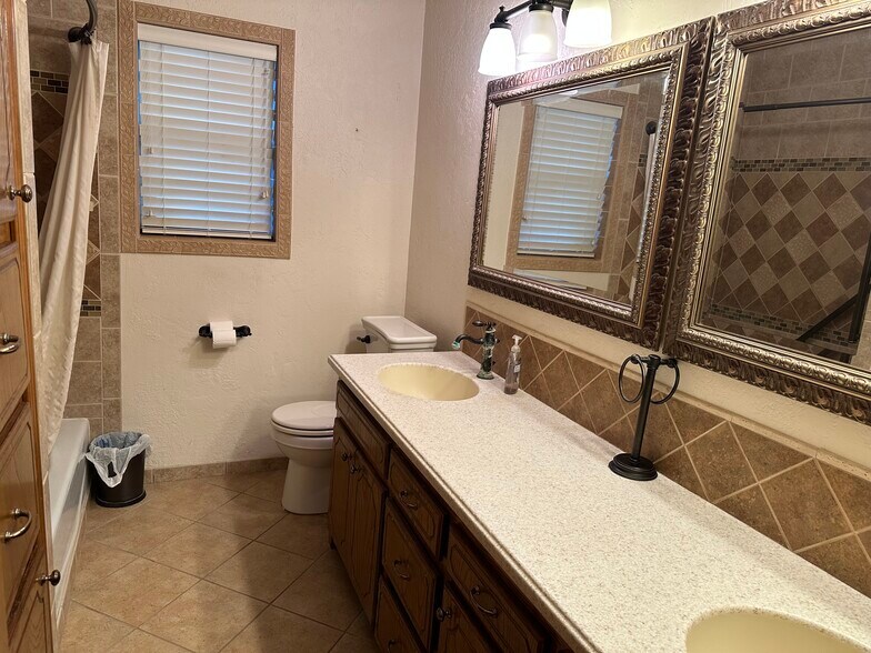 Building Photo - 13520 NW Cache Rd