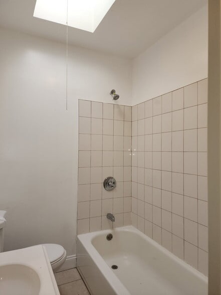 Building Photo - 2708 W Franklin St