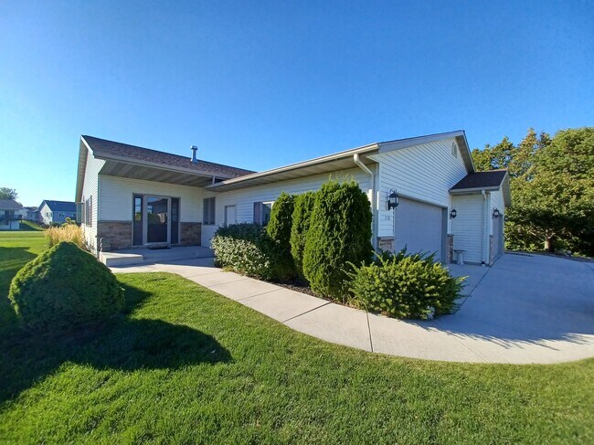 Building Photo - 118 S Heritage Dr