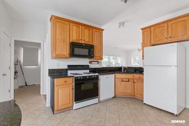 Building Photo - Charming 3BR House in Roswell