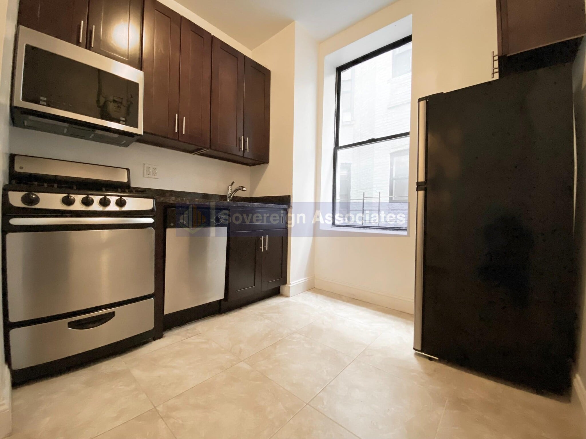 Building Photo - 529 W 151st St