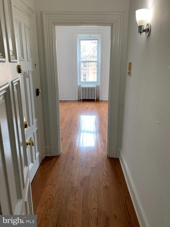 Building Photo - 1916 Spring Garden St