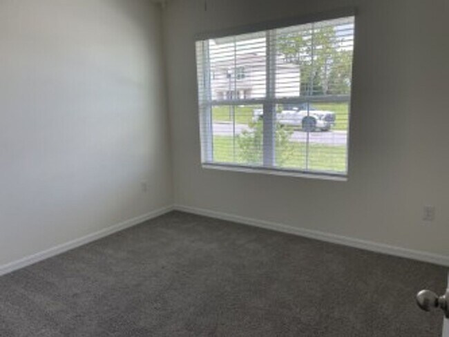 Building Photo - 35 Hickory Crse Trl
