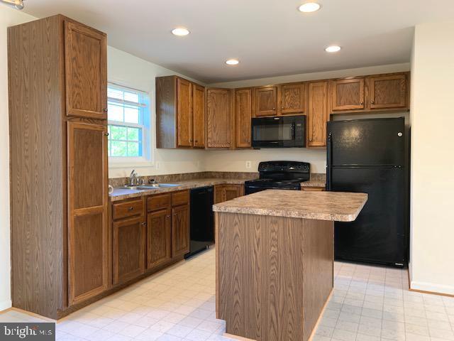 Building Photo - 23214 Westwood Ct