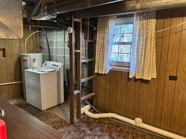 Building Photo - Charming Home for Rent on Quiet Cul-de-Sac!