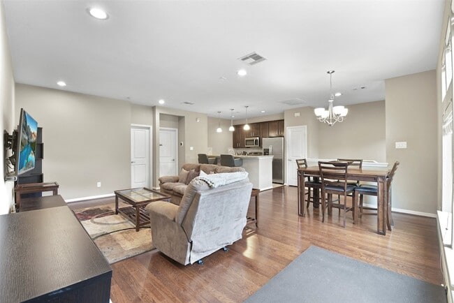 Building Photo - 241 N Lenox St