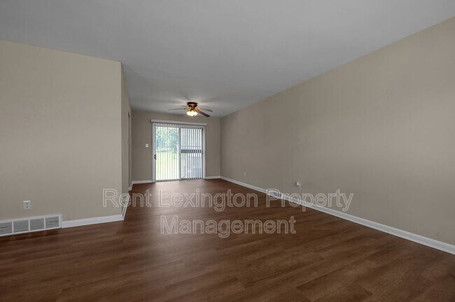 Building Photo - 833 Malabu Dr