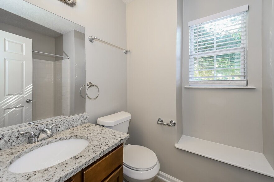 Building Photo - 7206 S Beekman Lake Dr