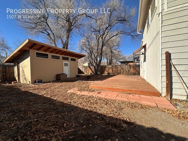 Building Photo - December rent free! Tastefully renovated h...