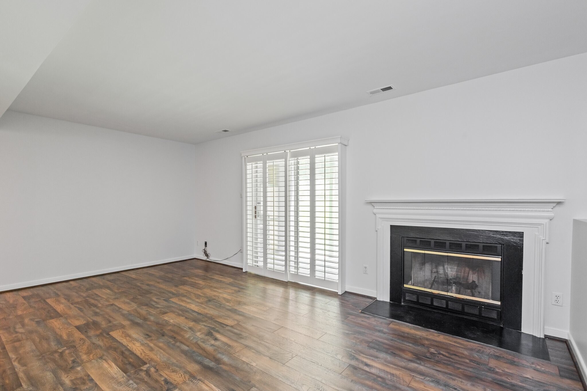 Building Photo - 12021 Shore View Dr