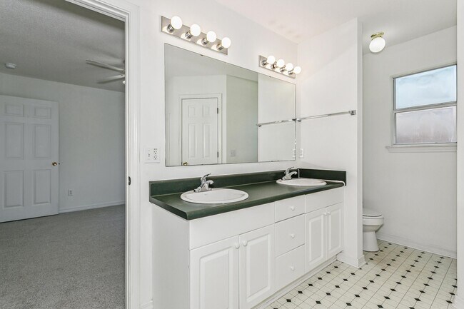 Building Photo - 9523 Parker Pl Dr