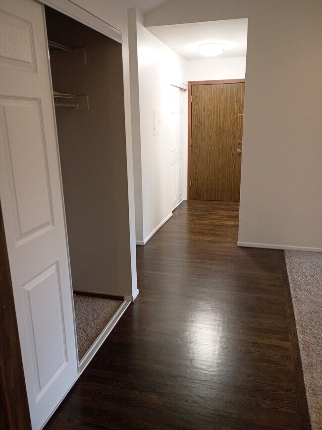 Building Photo - 806 Old Settlers Trail