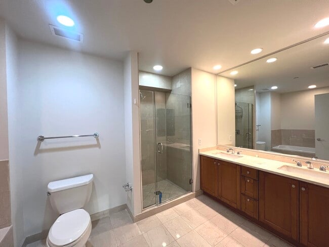 Building Photo - 60 E Monroe St