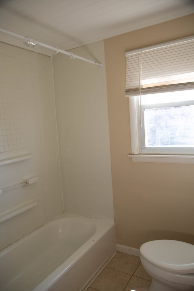 Building Photo - 516 s second ST