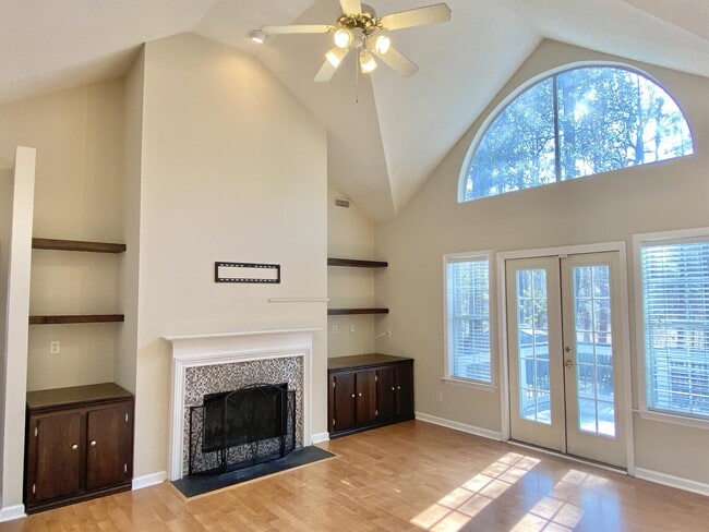 Building Photo - 42 Westminster Pl