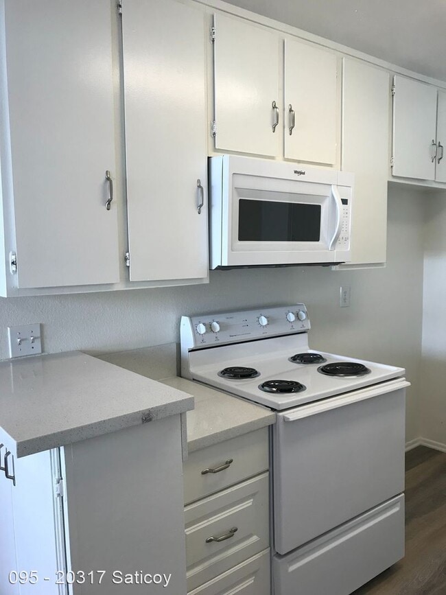 Building Photo - 20317 Saticoy St