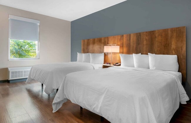 Building Photo - Furnished Studio-Providence - East Providence