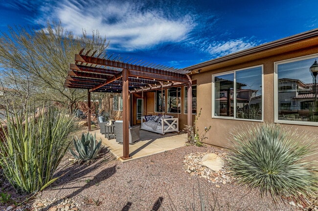 Building Photo - "Charming 3-Bedroom Retreat with 2 Baths and 2150 Sq. Ft. of Comfort in Santa Clara!"