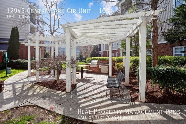 Building Photo - 12945 Centre Park Cir