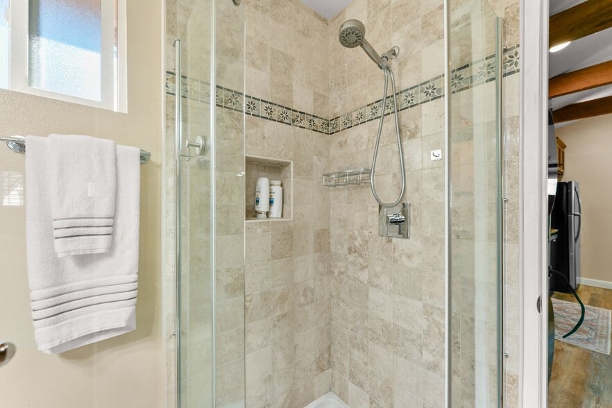 Building Photo - 7227 Fallbrook Ave