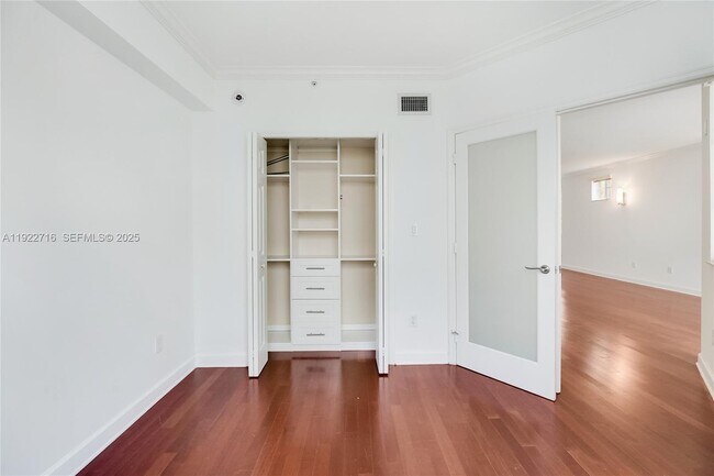 Building Photo - 151 Michigan Ave